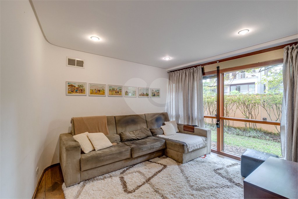 Casa à venda com 5 quartos, sendo 4 suítes, em Alto da Boa Vista, São Paulo, SP