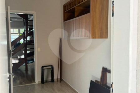 Casa à venda com 3 quartos, sendo 1 suíte, no condomínio Vilage Palmas, São Paulo - SP