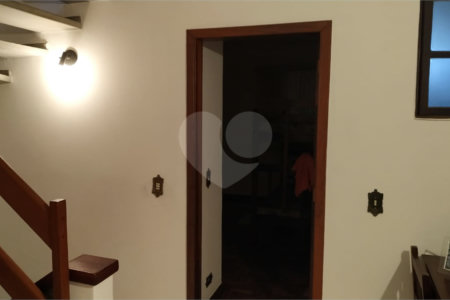 Sobrado à venda com 3 quartos, sendo 1 suíte, em Bosque da Saúde, São Paulo, SP