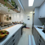 Apartamento 1 suíte com closet, 1 vaga demarcada, Embaré, Santos