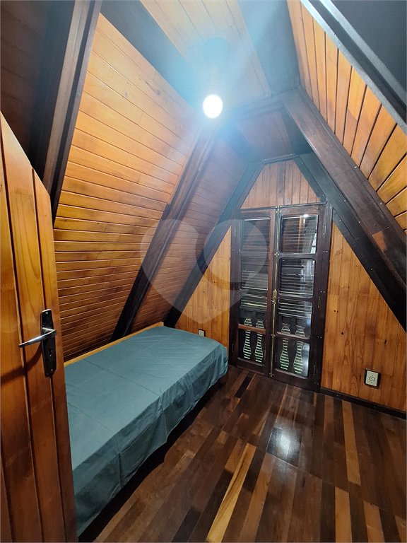 Casa à venda com 3 suítes no condomínio Chácaras do Lago, Vinhedo - SP