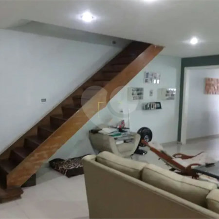 Sobrado à venda com 3 suítes em Vila Pompéia, São Paulo, SP
