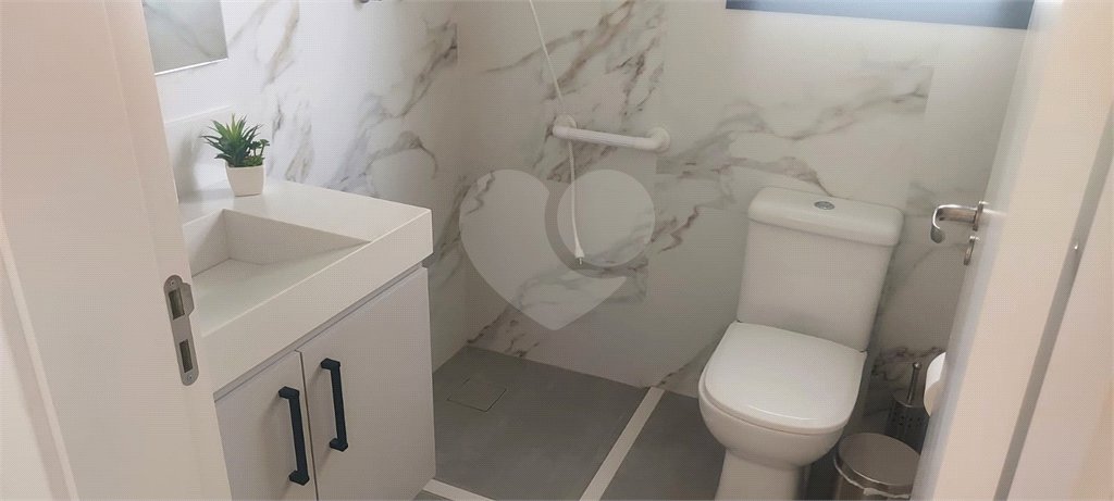 Casa à venda com 3 suítes no condomínio Villaggio Maranello, Vinhedo - SP