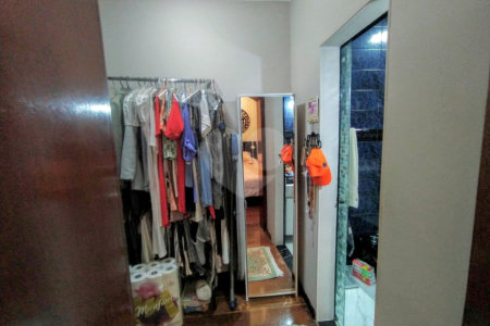 Sobrado à venda com 4 quartos, sendo 2 suítes, em Vila Paulicéia, São Paulo, SP