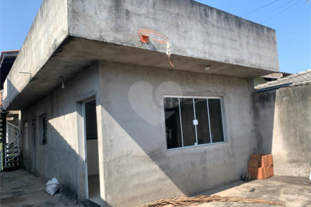 Sobrado à venda com 3 quartos, sendo 1 suíte, em Nova Cerejeira, Atibaia, SP