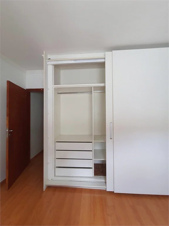 Sobrado à venda com 3 quartos, sendo 1 suíte, em Jardim Bonfiglioli, São Paulo, SP