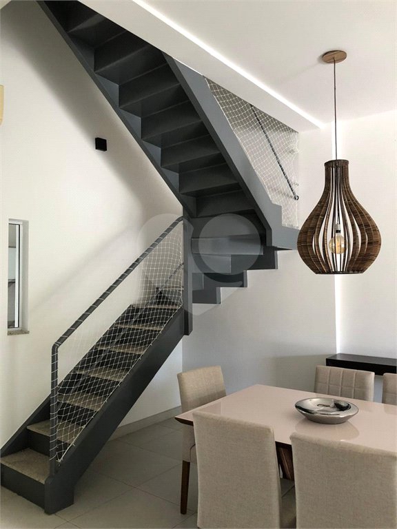 Casa à venda com 9 quartos, sendo 8 suítes, no condomínio Village Elisabete, Rio de Janeiro - RJ