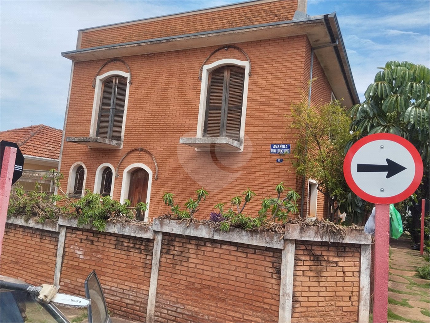 Sobrado à venda com 4 quartos, sendo 1 suíte,  em Vila Xavier (vila Xavier), Araraquara, SP