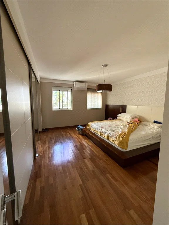 Casa à venda com 4 suítes no condomínio East Village, São Paulo - SP