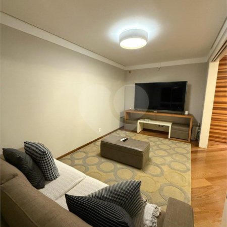 Casa à venda com 4 suítes no condomínio East Village, São Paulo - SP