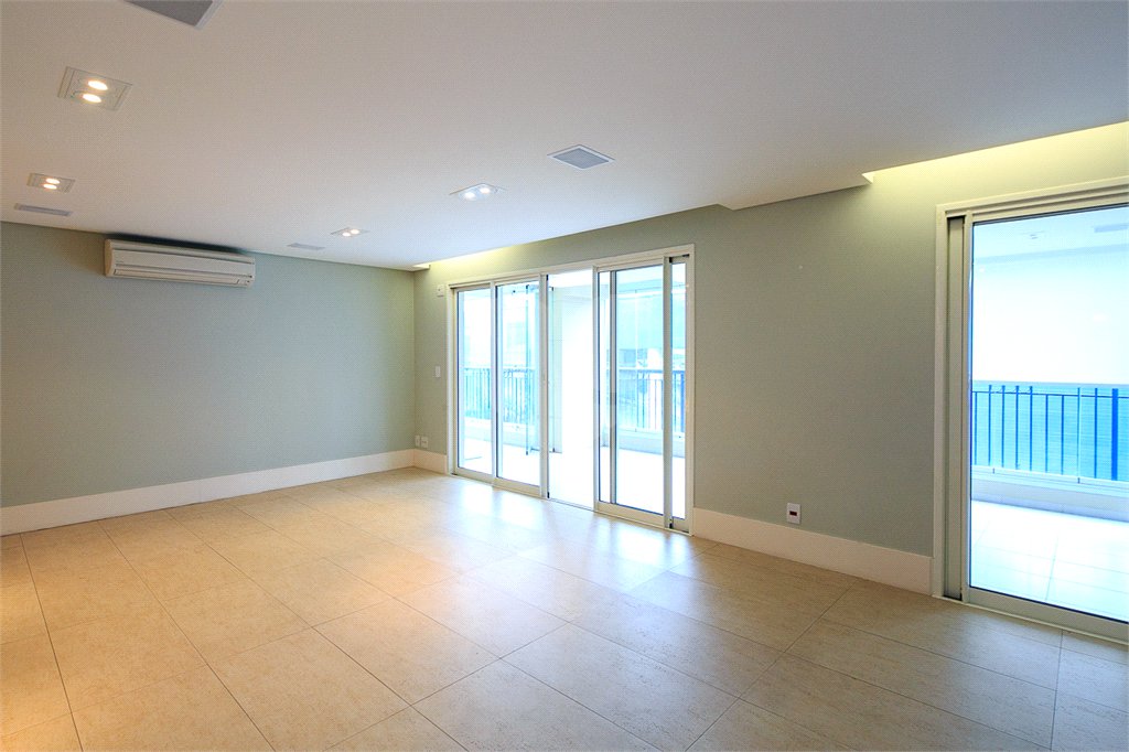 Apartamento à venda ou para alugar com 4 suítes em Alto da Boa Vista, São Paulo, SP