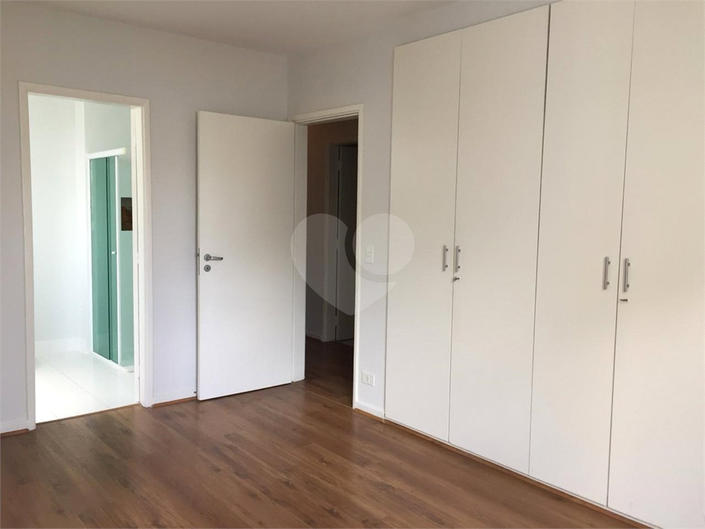 Apartamento à venda com 3 quartos, sendo 1 suíte, em Itaim Bibi, São Paulo, SP