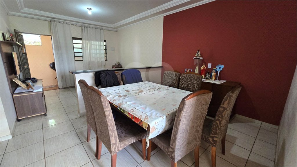 Casa à venda com 2 quartos, em Parque Dos Timburis, São Carlos, SP