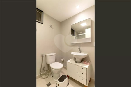 Apartamento à venda com 3 quartos, sendo 1 suíte,  em Moema, São Paulo, SP