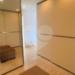 Casa à venda com 4 suítes no condomínio Villaggio Houda, São Paulo - SP