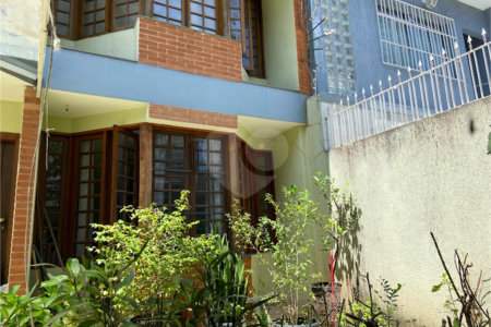 Sobrado à venda com 7 quartos, sendo 2 suítes, em Brooklin Paulista, São Paulo, SP