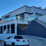Casa à venda com 4 suítes no condomínio Osato, Atibaia - SP