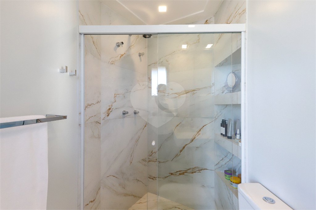 Apartamento à venda com 3 quartos, sendo 1 suíte,  em Vila Anastácio, São Paulo, SP