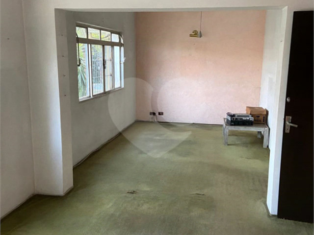 Sobrado à venda com 3 quartos, sendo 1 suíte,  em Parada Inglesa, São Paulo, SP