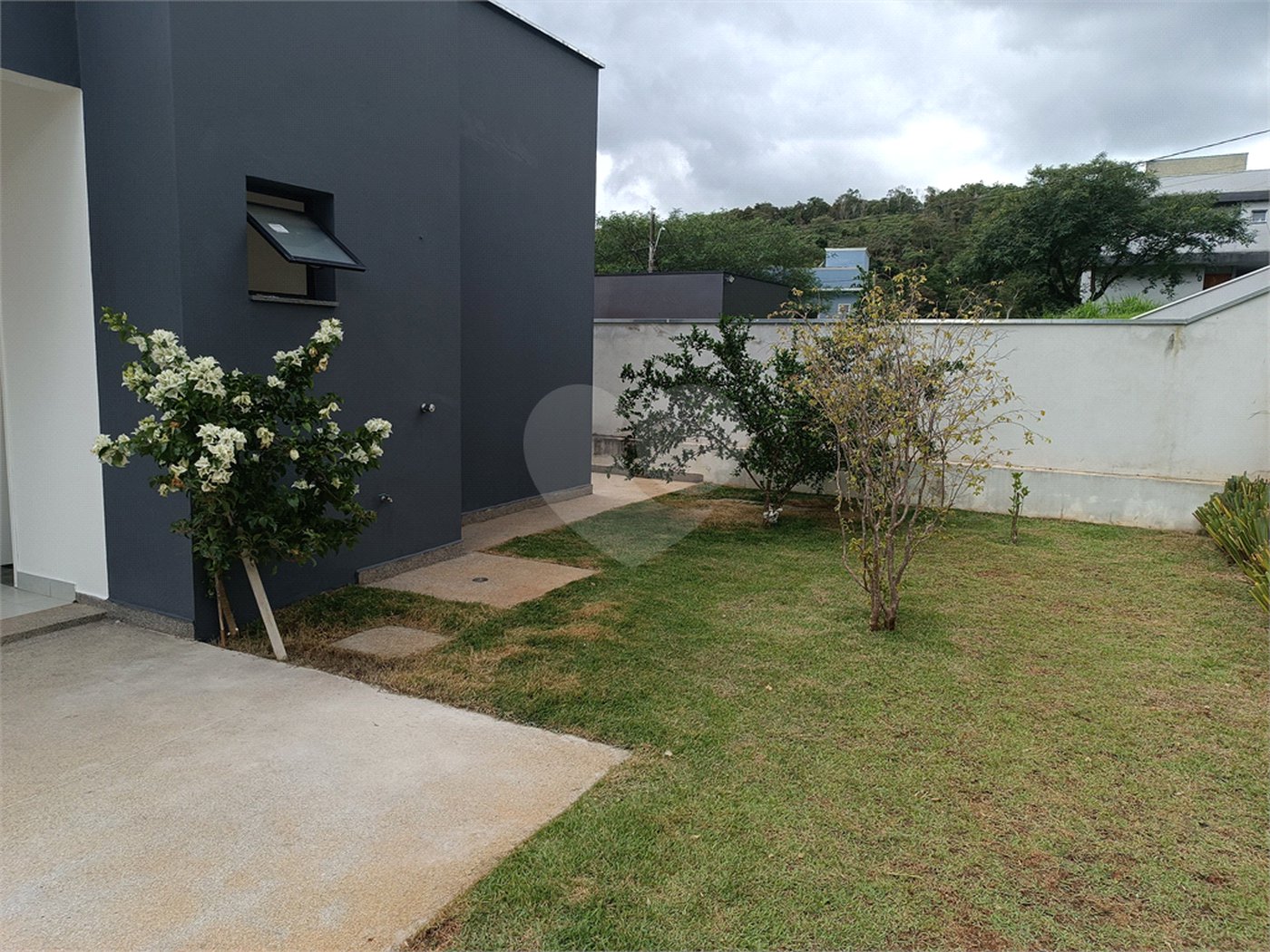 Casa à venda com 3 suítes no condomínio Altos de São Roque, São Roque - SP