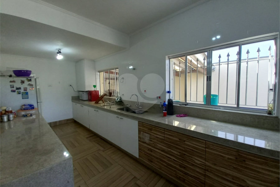 Sobrado à venda com 4 quartos, sendo 2 suítes, em Tremembé, São Paulo, SP