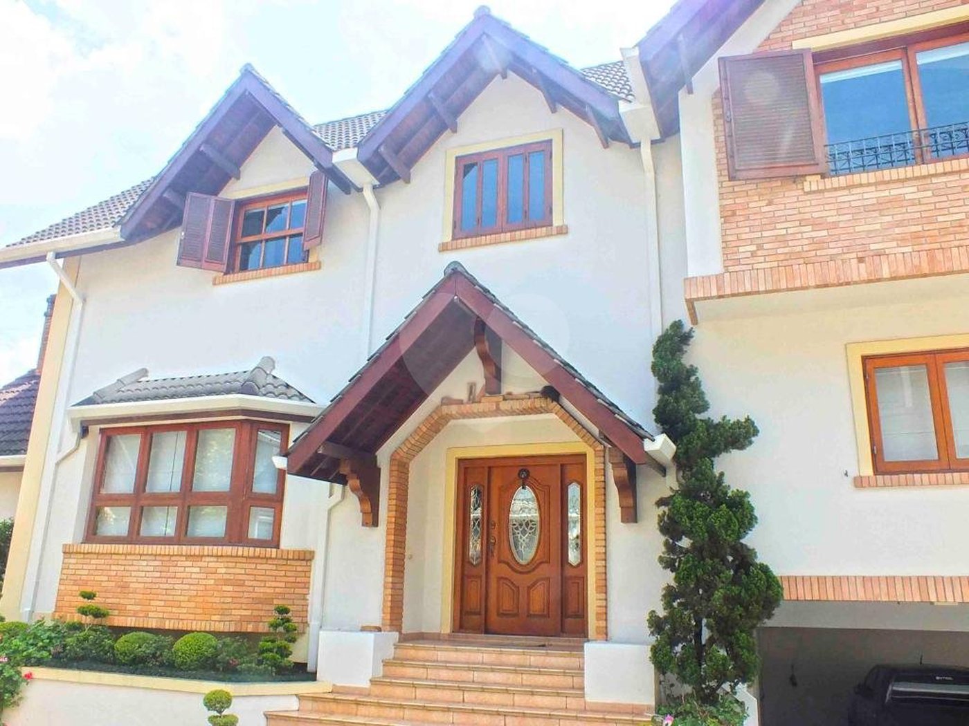 Casa à venda com 5 suítes no condomínio Vilaggio Monte Alegre, São Paulo - SP