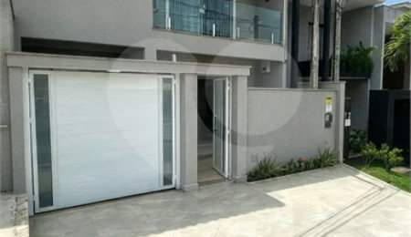 Casa à venda com 3 quartos, sendo 1 suíte,  no condomínio Residencial Vale das Palmeiras, Rio de Janeiro - RJ