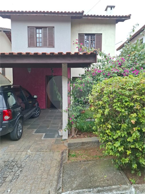 Casa à venda com 4 quartos, sendo 1 suíte, no condomínio Conjunto Residencial Green Village I, Mogi das Cruzes - SP