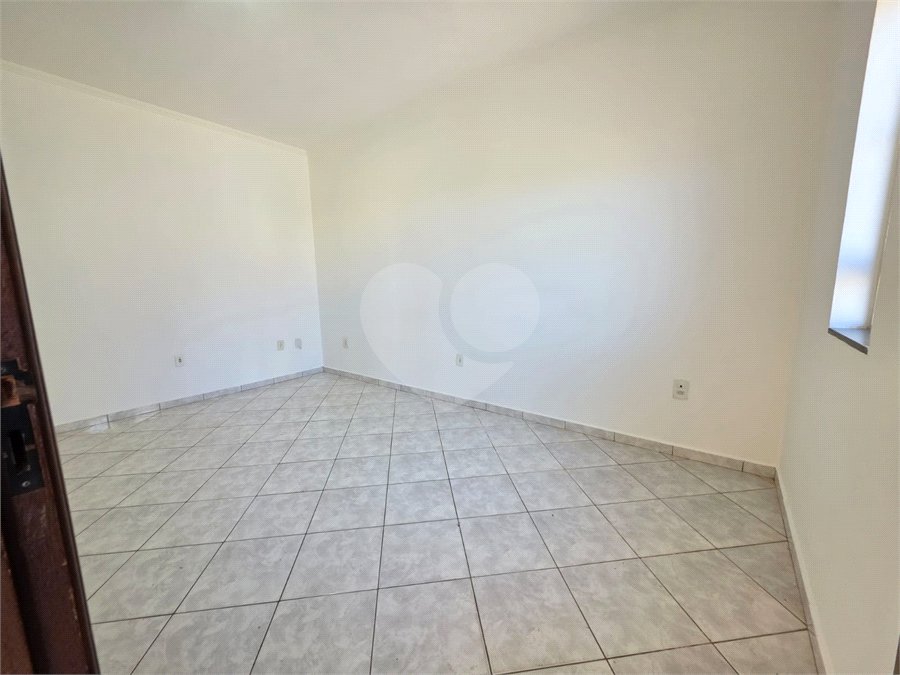 Casa à venda com 3 quartos, sendo 2 suítes, em Jardim Santo Antônio, Valinhos, SP