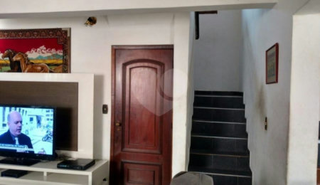 Sobrado à venda com 4 quartos, sendo 1 suíte,  em Vila Vitório Mazzei, São Paulo, SP