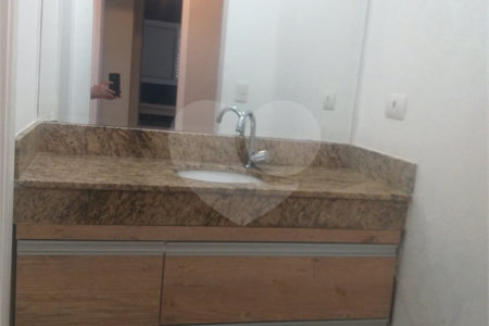 Apartamento à venda com 2 suítes em Guilhermina, Praia Grande, SP