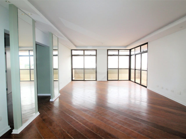 Apartamento à venda com 4 quartos, sendo 3 suítes,  em Santo Amaro, São Paulo, SP
