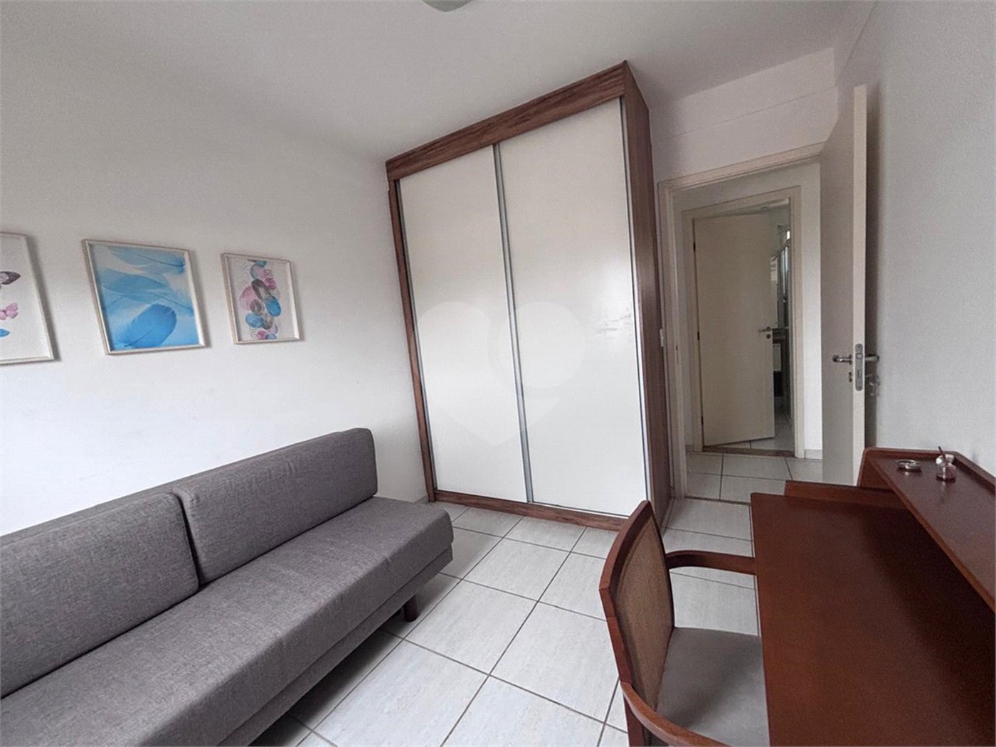 Apartamento à venda com 3 quartos, sendo 1 suíte,  em Parque Três Meninos, Sorocaba, SP