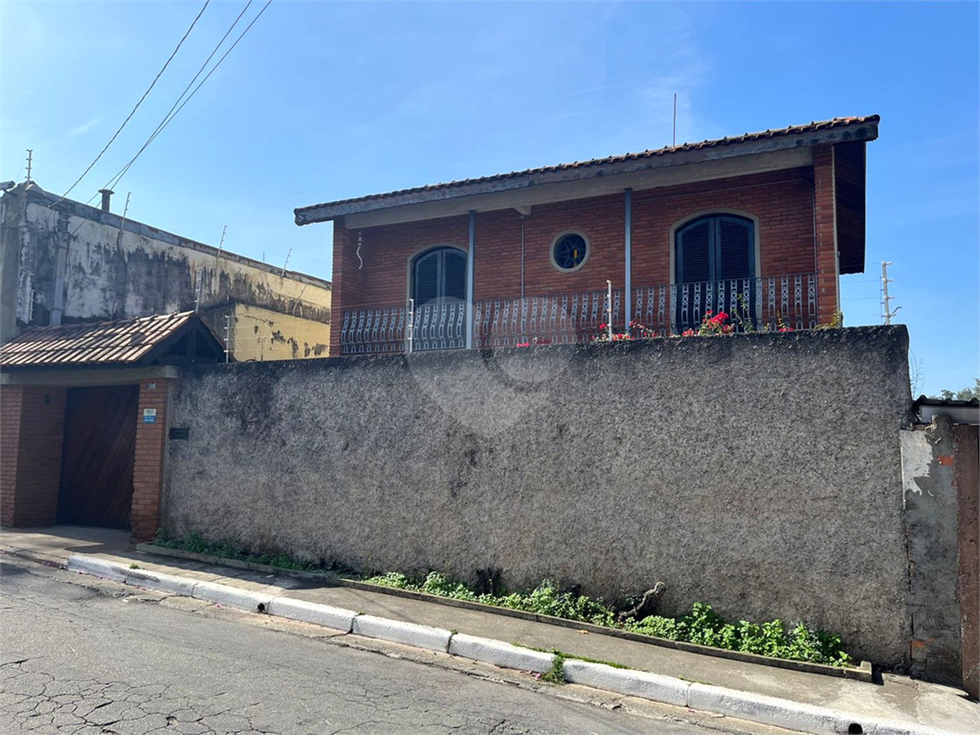 Sobrado à venda com 5 quartos em Horto, São Paulo, SP