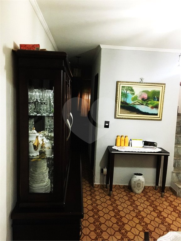 Sobrado à venda com 4 quartos, sendo 1 suíte,  em Vila Gomes, São Paulo, SP
