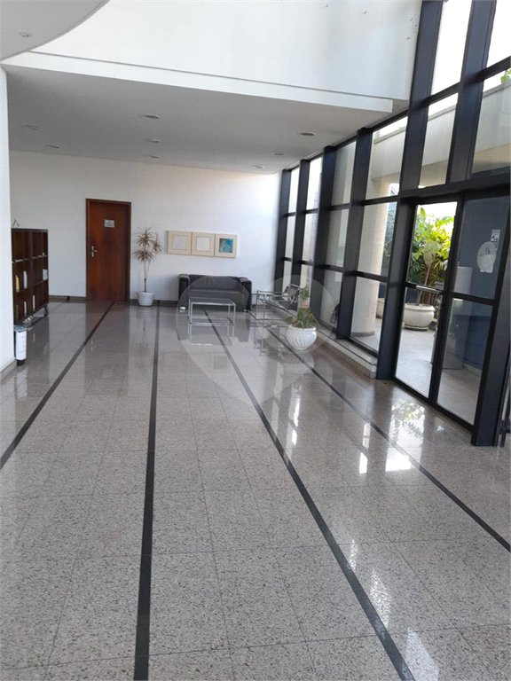 Apartamento à venda com 3 quartos, sendo 1 suíte,  no Centro, Mogi das Cruzes, SP
