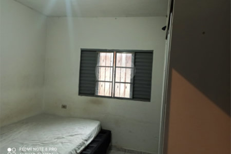 Casa Térrea com 2 dormitórios.