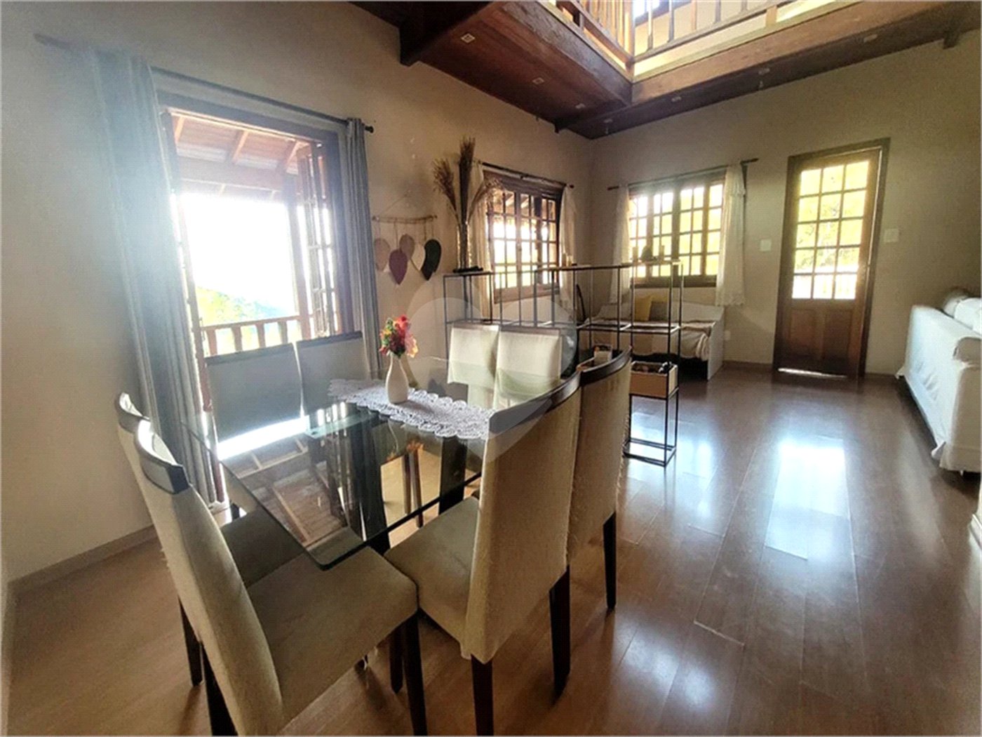 Casa à venda com 4 quartos, sendo 1 suíte, no condomínio Alpes da Cantareira, Mairiporã - SP