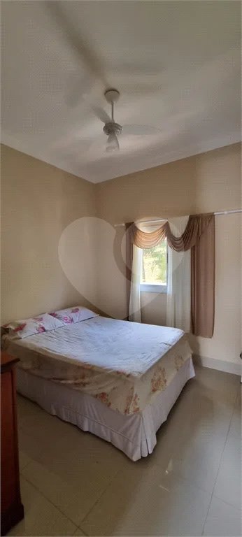 Casa à venda com 3 quartos, sendo 1 suíte, no condomínio Chácaras do Lago, Vinhedo - SP