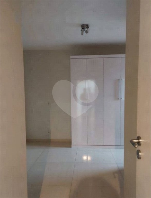Apartamento para alugar com 3 quartos, sendo 1 suíte, em Lar São Paulo, São Paulo, SP