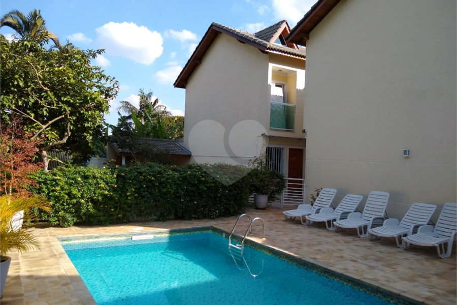 Casa à venda com 2 suítes no condomínio Residencial Pedro, São Paulo - SP