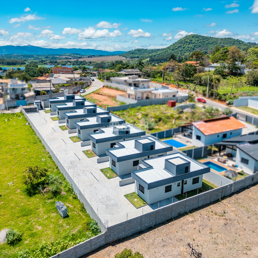 Casa térrea à venda com 3 quartos, sendo 1 suíte, no condomínio Flores da Usina, Atibaia - SP