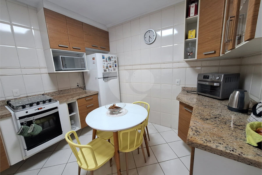Casa à venda com 3 quartos, sendo 1 suíte, no condomínio Villaggio Tronchim, São Paulo - SP