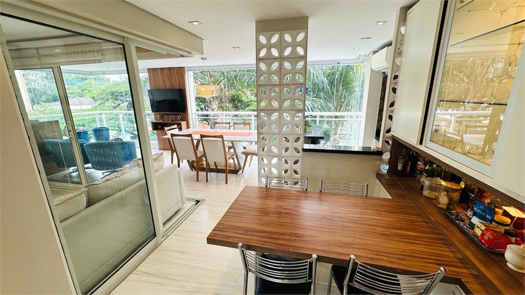 Apartamento à venda com 3 suítes em Vila Mariana, São Paulo, SP