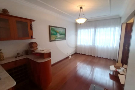 Sobrado à venda com 4 quartos, sendo 1 suíte, em Vila Macedópolis, São Paulo, SP