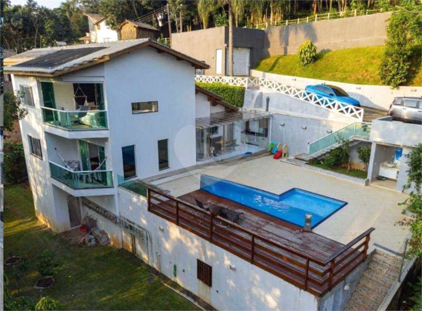 Casa à venda ou para alugar com 4 suítes no condomínio Associação Reserva das Hortênsias, Mairiporã - SP