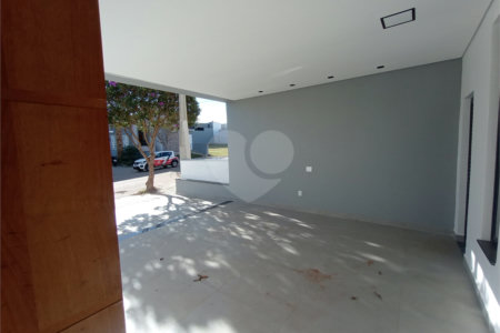 Casa à venda com 3 quartos, sendo 1 suíte, no condomínio Lago dos Ipês, Itapetininga - SP