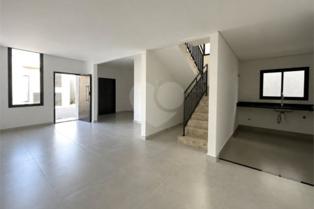 Casa à venda com 3 suítes no condomínio Villaggio Maranello, Vinhedo - SP