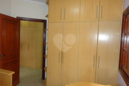 Casa à venda com 3 quartos, sendo 1 suíte, em Santa Marina, Valinhos, SP