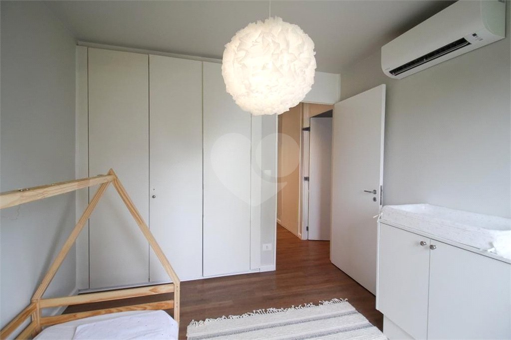Apartamento à venda com 2 quartos, sendo 1 suíte,  em Vila Olímpia, São Paulo, SP